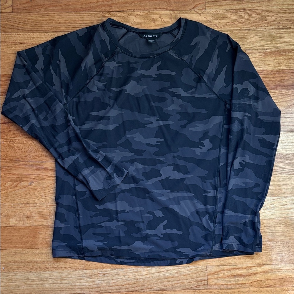 Athleta Womens Medium Black Camo Long Sleeve Shirt